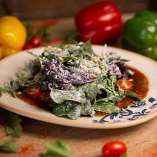 Теплый салат с ростбифом