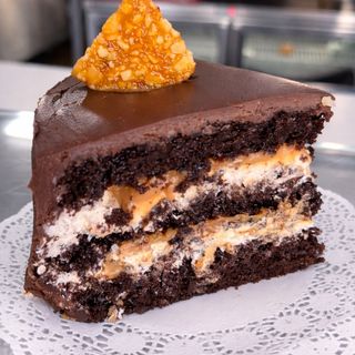 Торт Сникерс