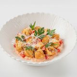 Жареные пельмени в соусе