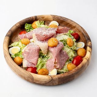 Цезарь с кониной и мини-баурсаками с посыпкой из курта