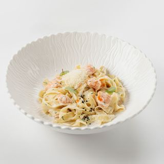 Феттучини с семгой