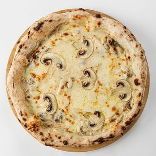 Пицца с грибами и сливками