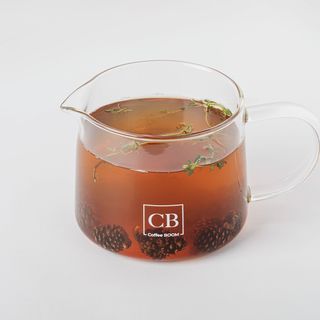 Согревающий напиток из сосновых шишек