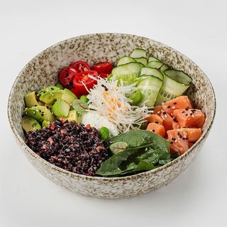 Боул с лососем