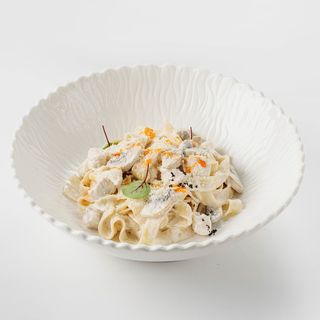 Фетучини с курицей и грибами