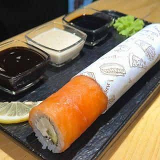 Ролл Шаурдельфия ( 3 вида соуса)