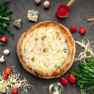 Пицца "Груша Горгондзола"