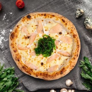 Пицца "Семга и салатом Чука"