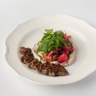 Мангал салат с кинзой и шашлычком из конины