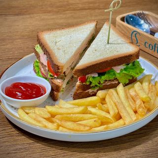 Клаб сэндвич с фри