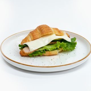 Круассан с курицей