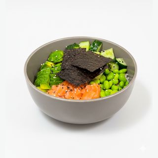 Поке боул с рисом и с семгой в соусе унаги