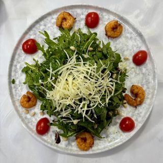Руккола с креветками
