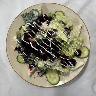 Салат со свёклой и брынзой