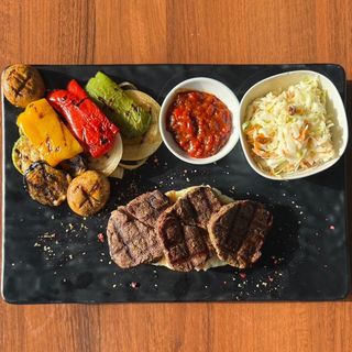 Говяжьи медальоны на гриле