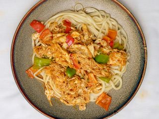 Лагман с яйцом