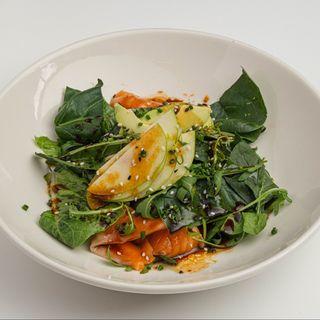 Салат с лососем