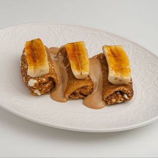 Классические блины с творогом и бананом