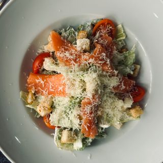 Цезарь с семгой