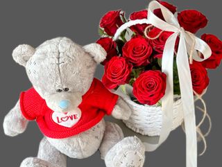Розы с мишкой "Тедди"