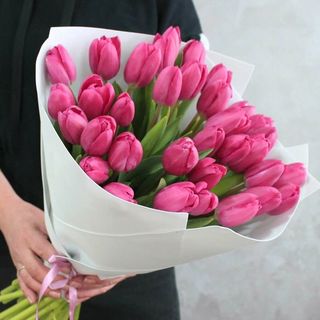 35 розовых тюльпанов