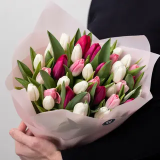 35 микс тюльпаны розово-белые