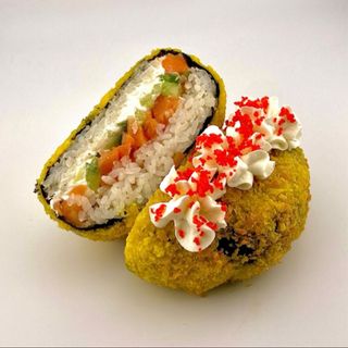 Суши бургер с лососем