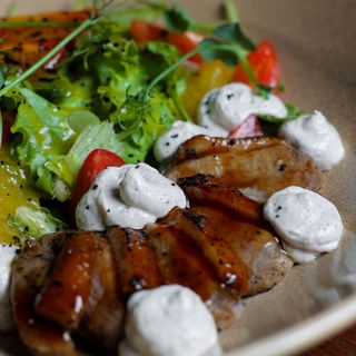 Салат с филе утки