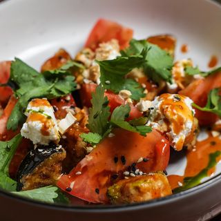 Салат с баклажанами темпура