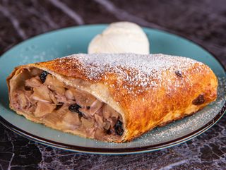 Яблочный штрудель (230гр)