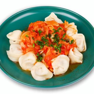 Чучвара с овощным соусом