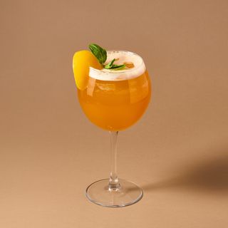 Персиковый