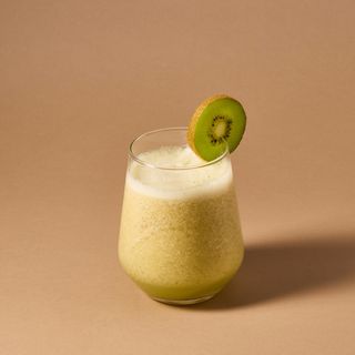 СЕЛЬДЕРЕЙ-КИВИ-БАНАН