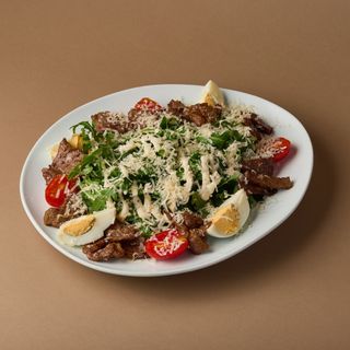 Теплый салат с кониной