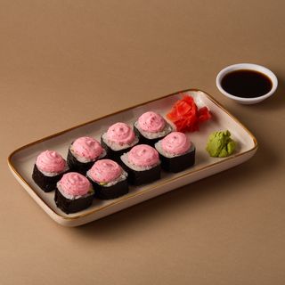 Ролл с крабом запеченный