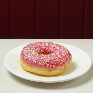 Клубничный пончик