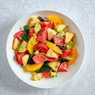 ФРЕШ САЛАТ С ХАЛУМИ