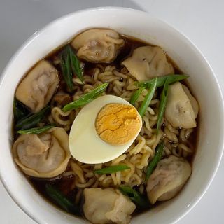 Рамен с пельменями 