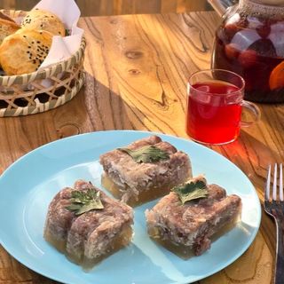 Үйдің татымды іркілдегі 390г / Холодец домашний пряный 390гр