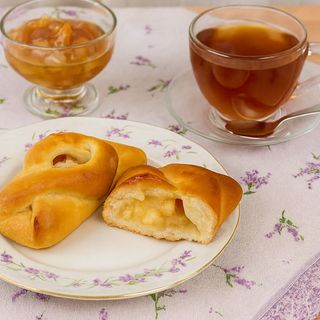 Булочка Алатау с яблоком 75г