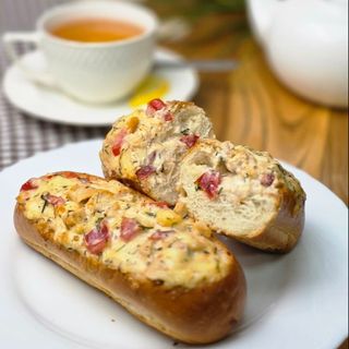 Булочка Сырная с курицей 130г