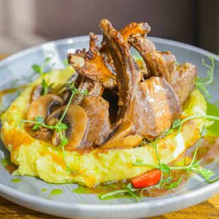 Каре ягненка с пюре