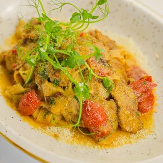 Паста с уткой в соусе Демиглас