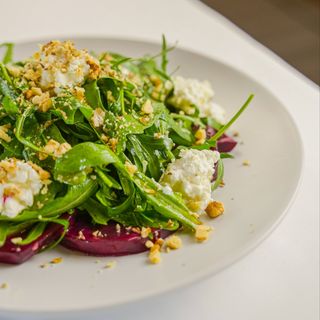 Салат со свеклой и крем фета