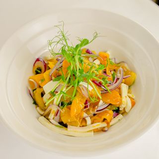 Салат с печенным перцем и фета