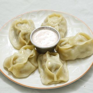 Манты с рубленой говядиной и тыквой