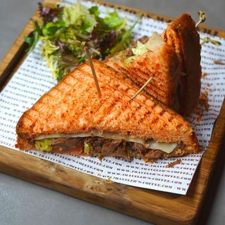 Сэндвич с рваным мясом