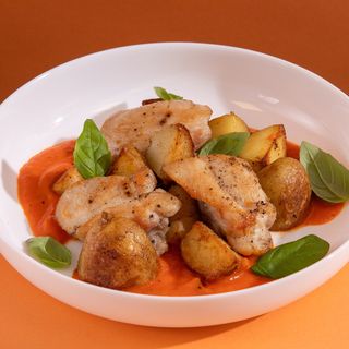Курица с запеченным картофелем