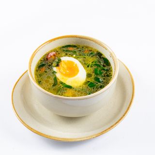 Зеленый борщ со шпинатом