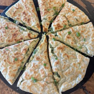 Хычины с брынзой и с зеленью